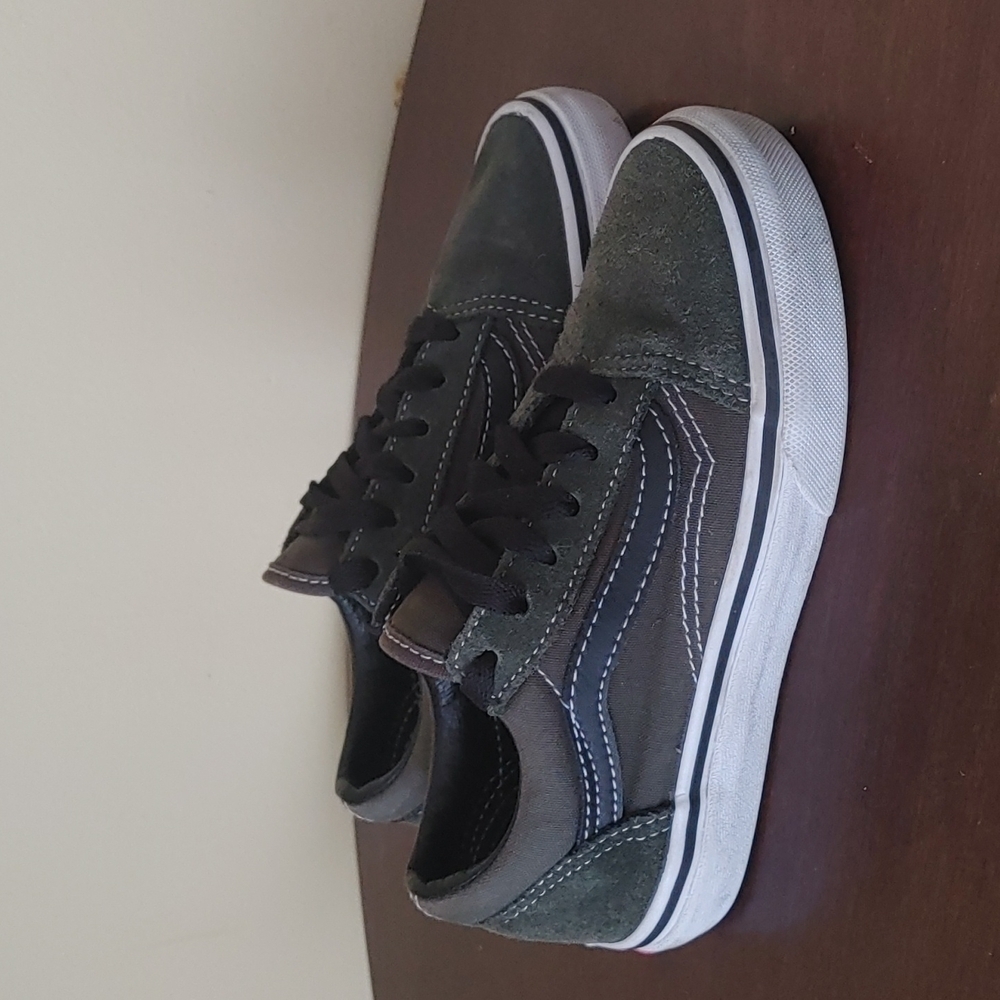 Vans Kid old school shoes size 13 olive green